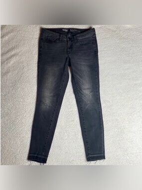 Mossimo denim mid rise Skinny Raw hem Size 6 R / 28